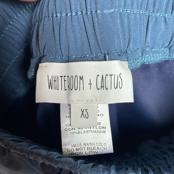 XS blue whiteroom + Cactus windbreaker and short set NWT - Picture 8 of 9